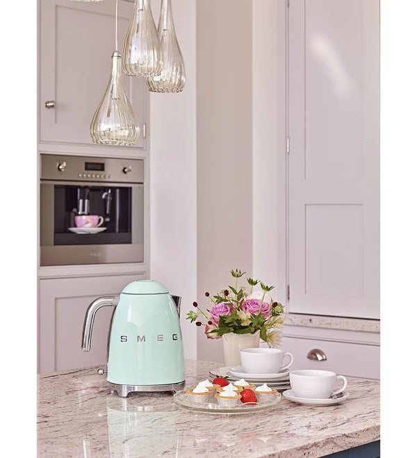 http://www.allredcollaborative.com/cdn/shop/products/Juniper_House-SMEG-Coffee_Maker-KLF01PKUK_L7_600x.jpg?v=1633573454