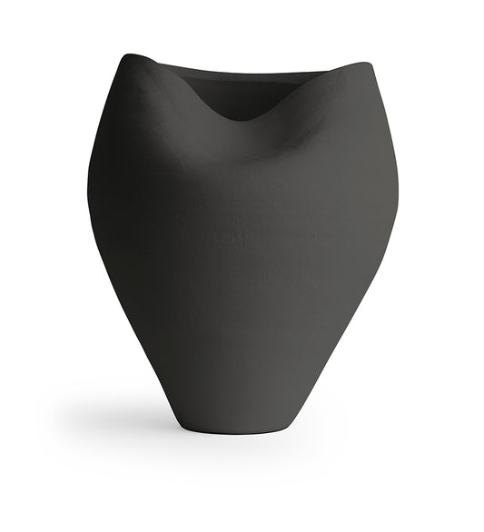 Emelio Vase