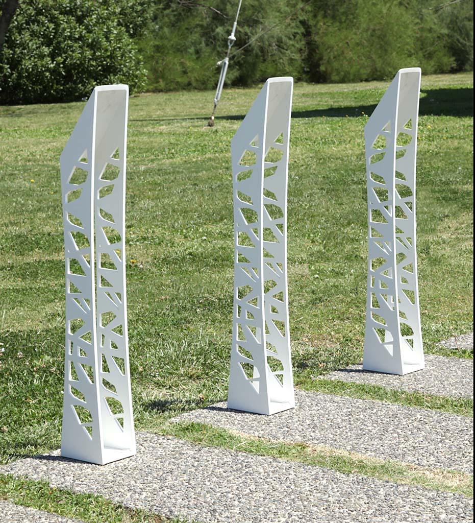 Allred Collaborative - CitySi - Clip Bike Rack / Bollard - - Clip Bike Rack / Bollard - - CLP01-9010