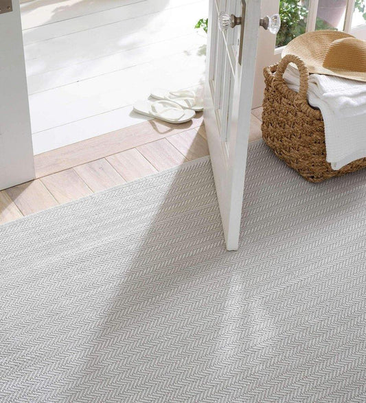 Allred Collaborative - Dash and Albert - Herringbone Pearl Grey/White Indoor/Outdoor Rug - Herringbone Pearl Grey/White Indoor/Outdoor Rug - DA287-23