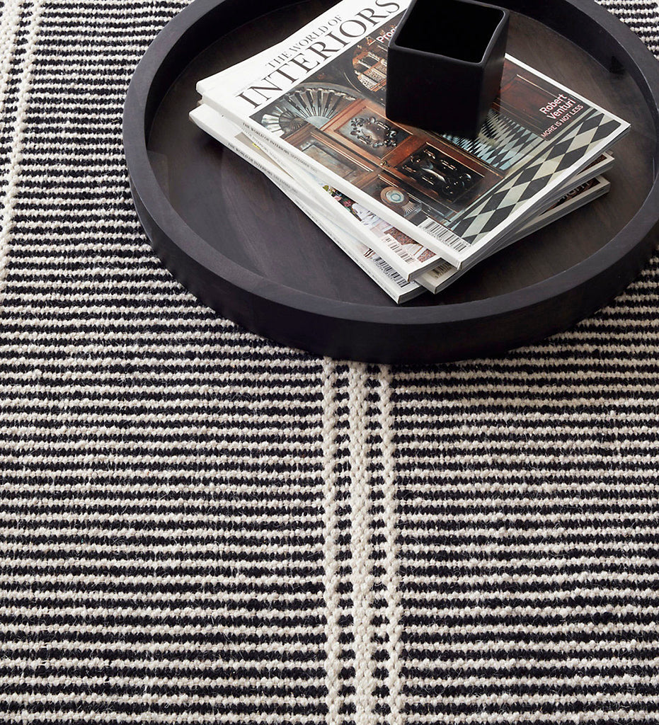 Allred Collaborative - Dash and Albert - Malta Black / Ivory Woven Wool Rug - Malta Black / Ivory Woven Wool Rug - DA1925-23