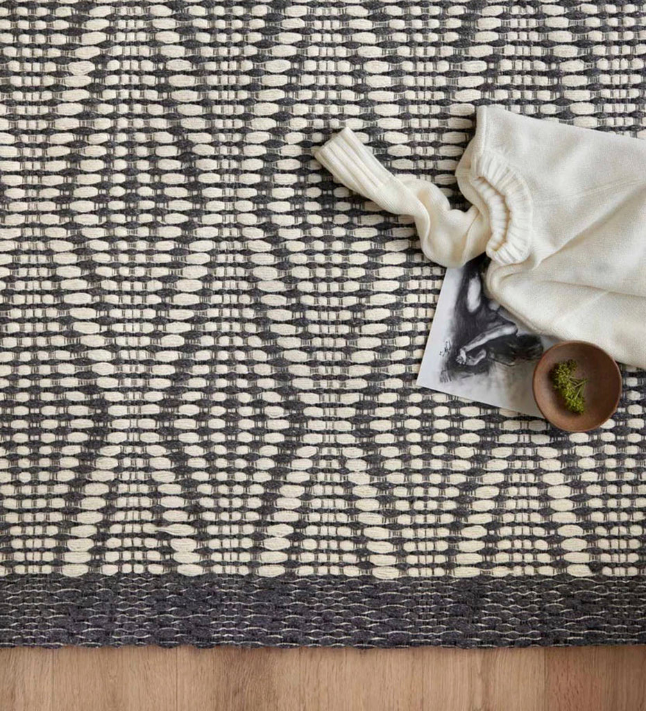 Allred Collaborative - Loloi - Kenzie KNZ-01 Ivory / Charcoal Rug - Kenzie KNZ-01 Ivory / Charcoal Rug - KENZKNZ-01IVCC2339