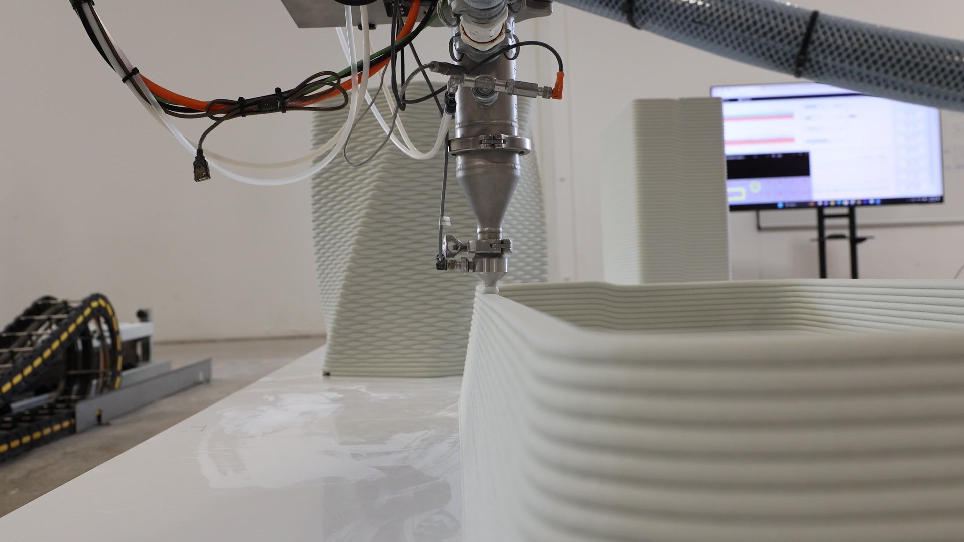 Load video: Introducing Cem-Tech&#39;s Mobius; revolutionizing concrete planter design with cutting-edge 3D printing technology.